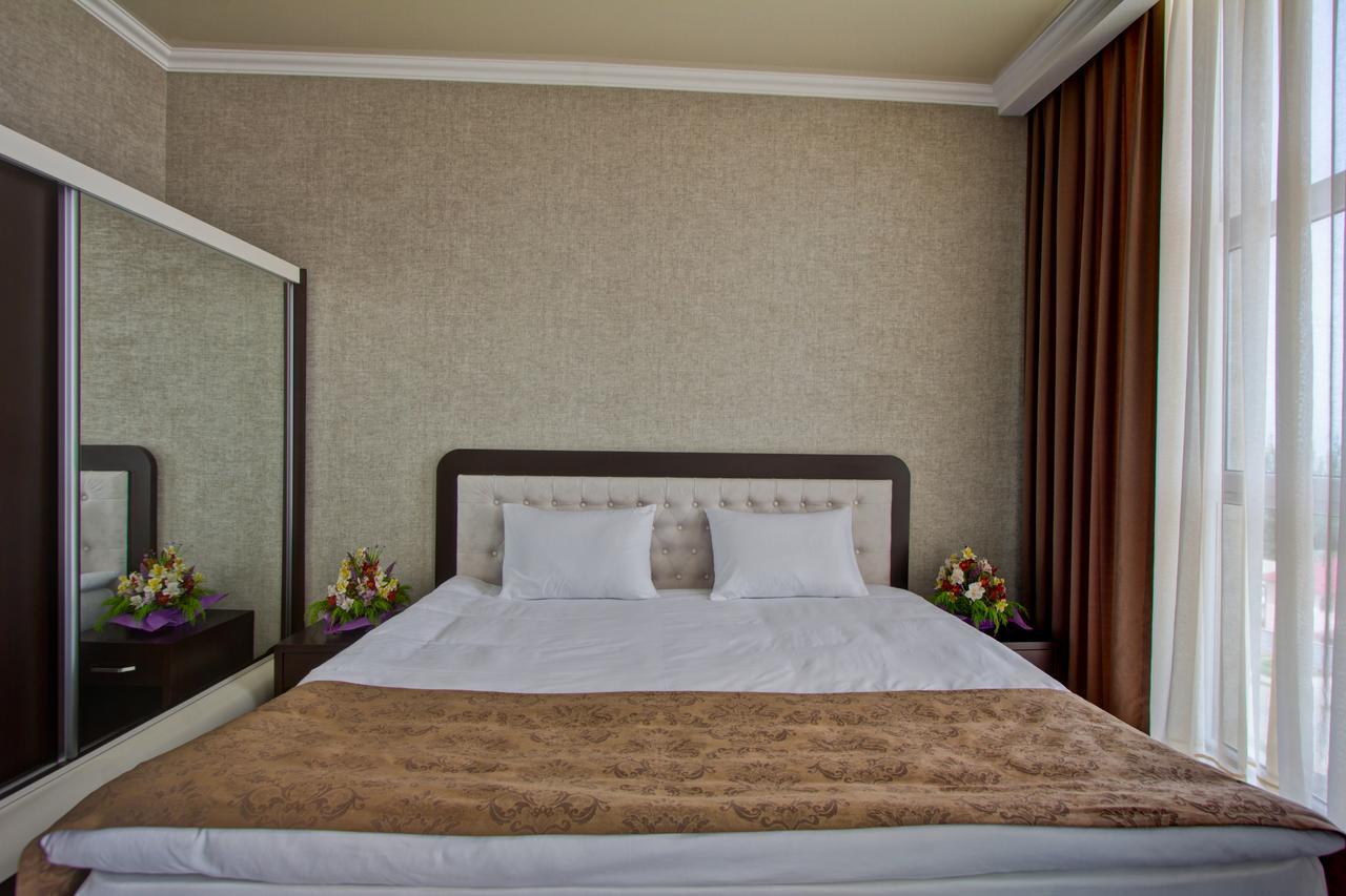 Karagat Hotel Karakol Ngoại thất bức ảnh