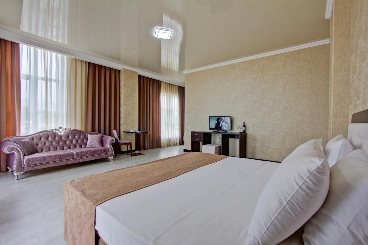 Karagat Hotel Karakol Ngoại thất bức ảnh