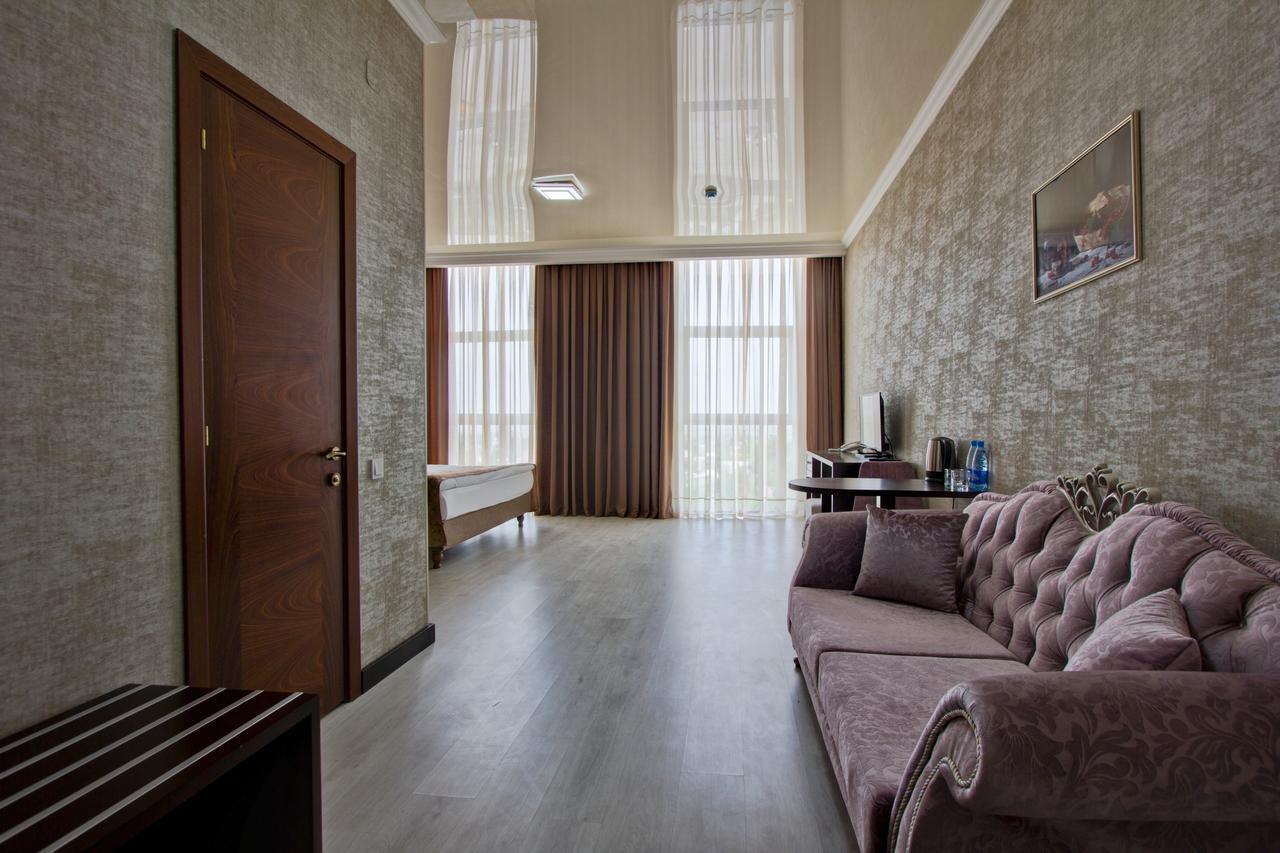 Karagat Hotel Karakol Ngoại thất bức ảnh