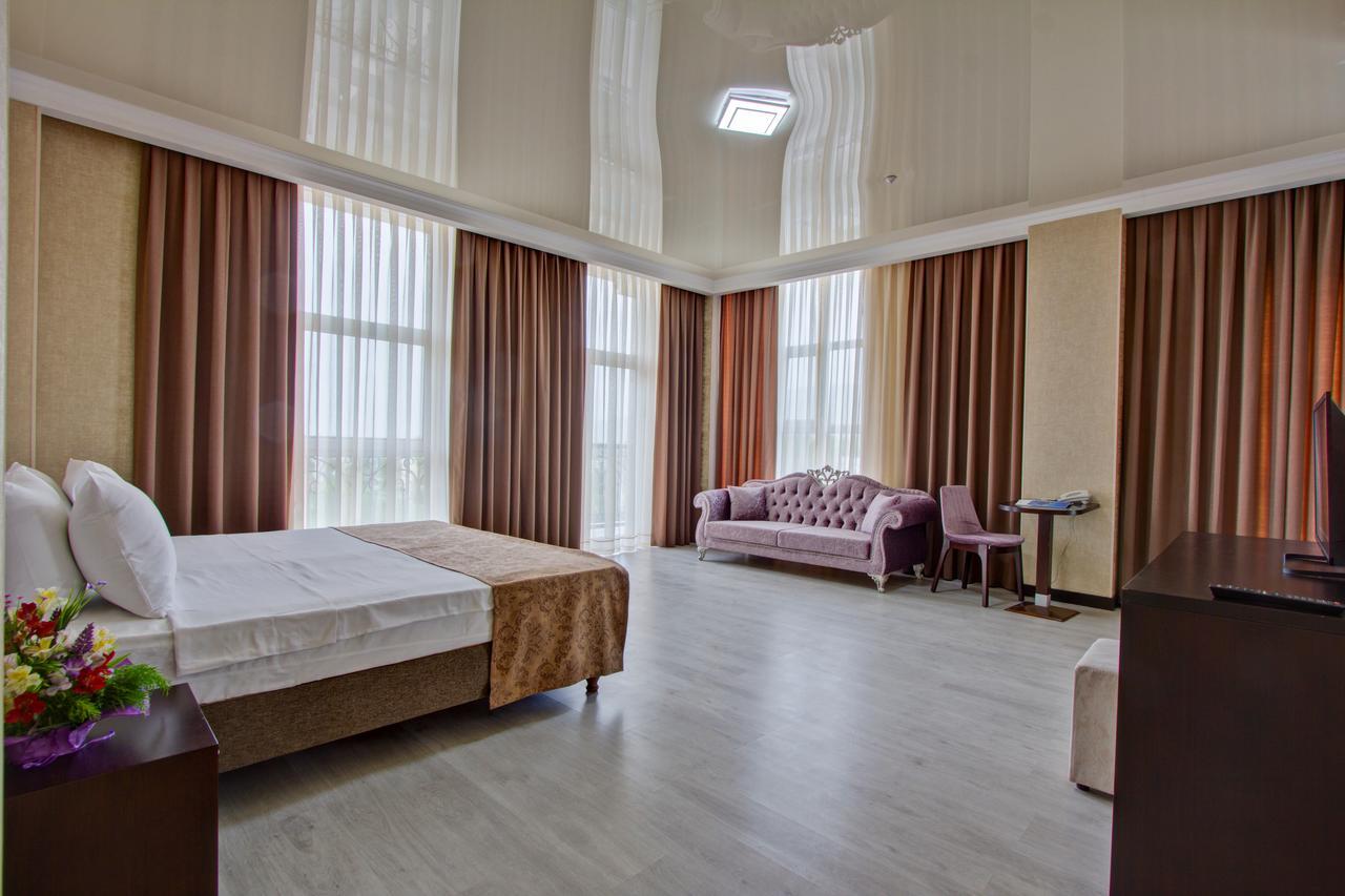 Karagat Hotel Karakol Ngoại thất bức ảnh