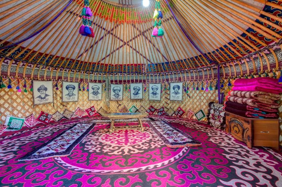 Karagat Hotel Karakol Ngoại thất bức ảnh