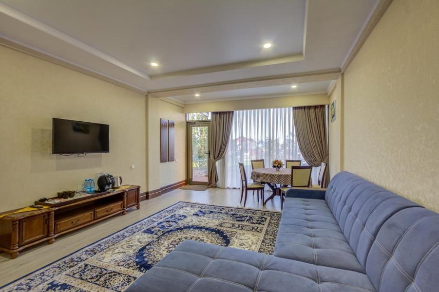 Karagat Hotel Karakol Ngoại thất bức ảnh