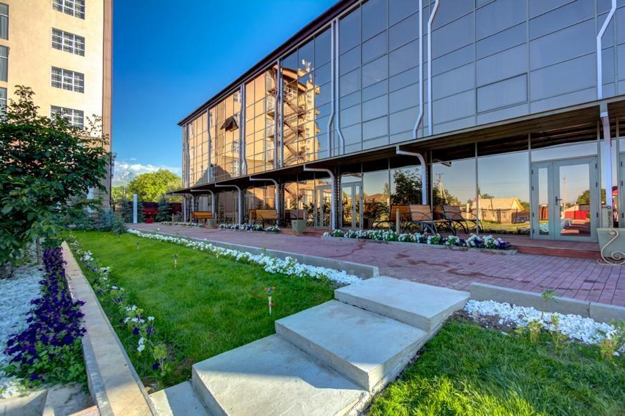 Karagat Hotel Karakol Ngoại thất bức ảnh