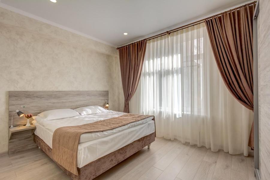 Karagat Hotel Karakol Ngoại thất bức ảnh