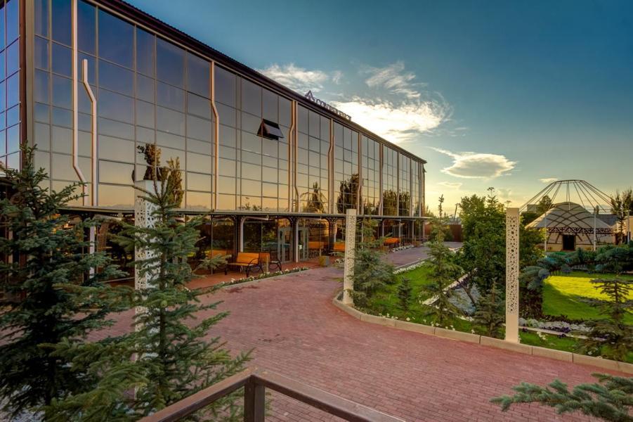 Karagat Hotel Karakol Ngoại thất bức ảnh